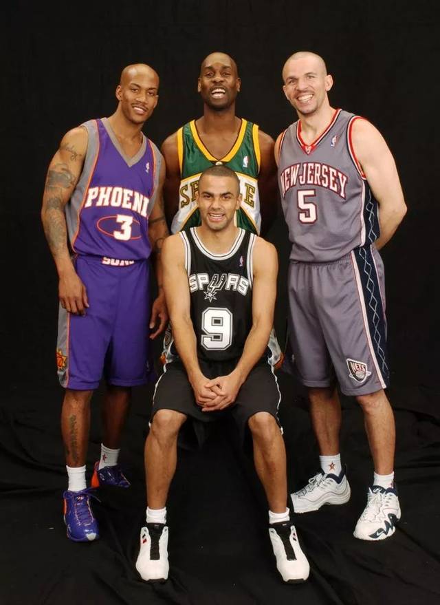 雄鹿凭借快 雄鹿凭借快